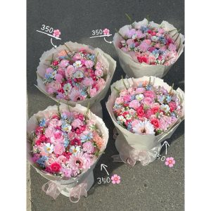 BÓ HOA C72 KÈM THIỆP TẶNG CHO NGƯỜI XINH ĐẸP