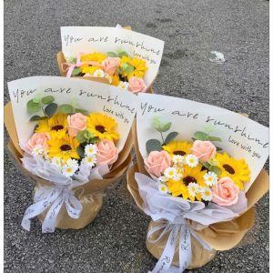 Bó 3-5 Hướng Dương Sáp Tốt Nghiệp Mix 3-5 Bông Hoa Hồng Sáp Cao 35cm Làm Qùa Tặng Kỷ Yếu CT