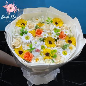 Bó hoa hướng dương sáp dàng tròn. Quà tặng handmade phù hợp chúc mừng lễ tốt nghiệp