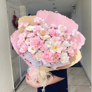 Bó hoa sáp tone hồng phấn - mix hoa hồng - giấy kraft xé (Đặt trước 2 ngày, gấp ib)- TẶNG kep tóc