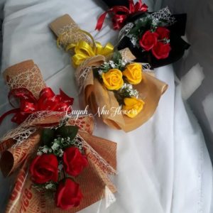 Combo 1 bó 1 bông gấu 3 bó, 4 bó 1 bông, 3 bó 3 bông,1 bó 6 bông ( màu đỏ hết)