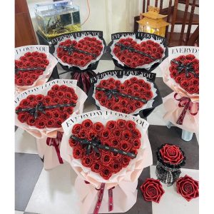Hoa nhũ 3-40 bông trái tim 8/3 ( tặng đèn nháy )