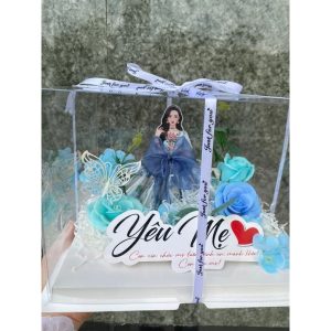 Hộp mika sẵn hoa+ cô gái có 5 ống bỏ tiên