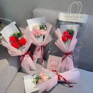 Quà Tặng Hoa Sáp 3 Bông Mini Kèm Túi Và Thiệp – Tặng Mẹ, Bạn Gái, Người Yêu, Thầy Cô Dịp 20/10, 20/11, 8/3, Giáng Sinh
