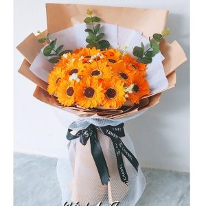 bó hoa sáp hướng dương 15 bông tuyệt đẹp giá rẻ bó theo yêu cầu giá rẻ làm quà tặng tốt nghiệp...TẶNG kẹp tóc