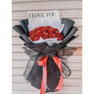 (quà tặng )bó hoa sáp kim tuyến đỏ giây đen như hình