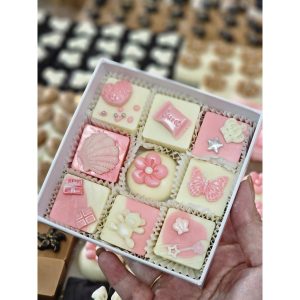 quà tặng valentine ( hộp vuông 9 viên) 14/2, socola decor